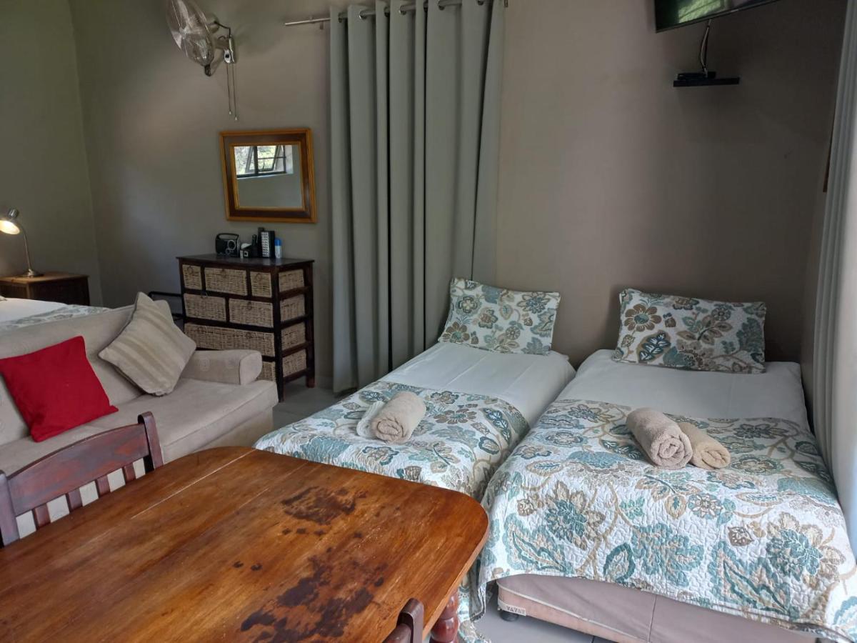 A Little Guesthouse Bloemfontein Esterno foto