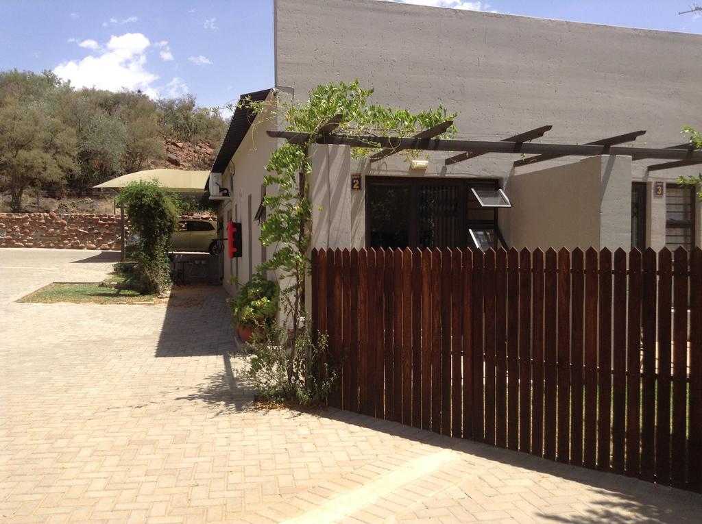 A Little Guesthouse Bloemfontein Esterno foto