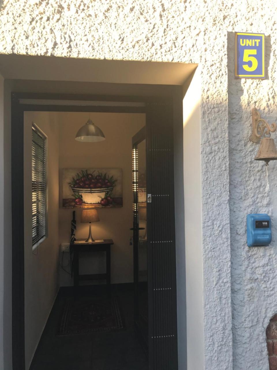 A Little Guesthouse Bloemfontein Esterno foto