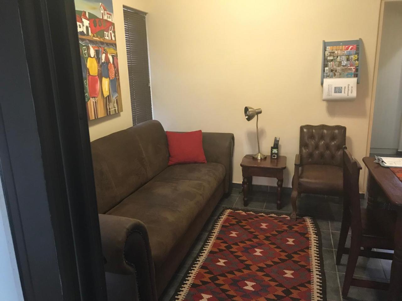 A Little Guesthouse Bloemfontein Esterno foto