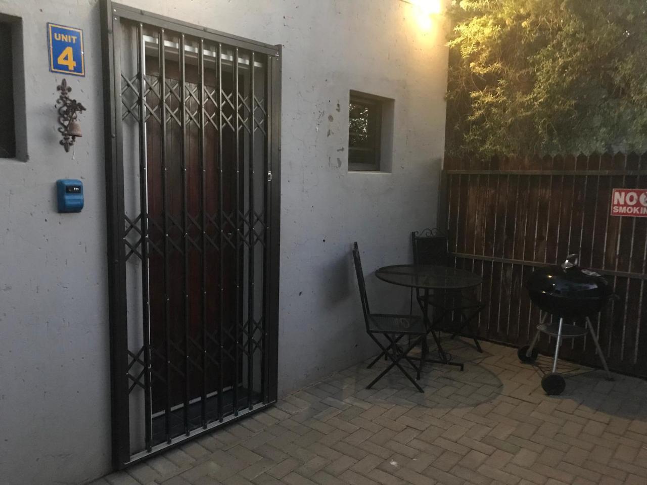 A Little Guesthouse Bloemfontein Esterno foto